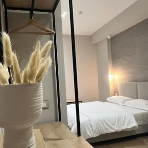  Hotel Enzo & Blloku